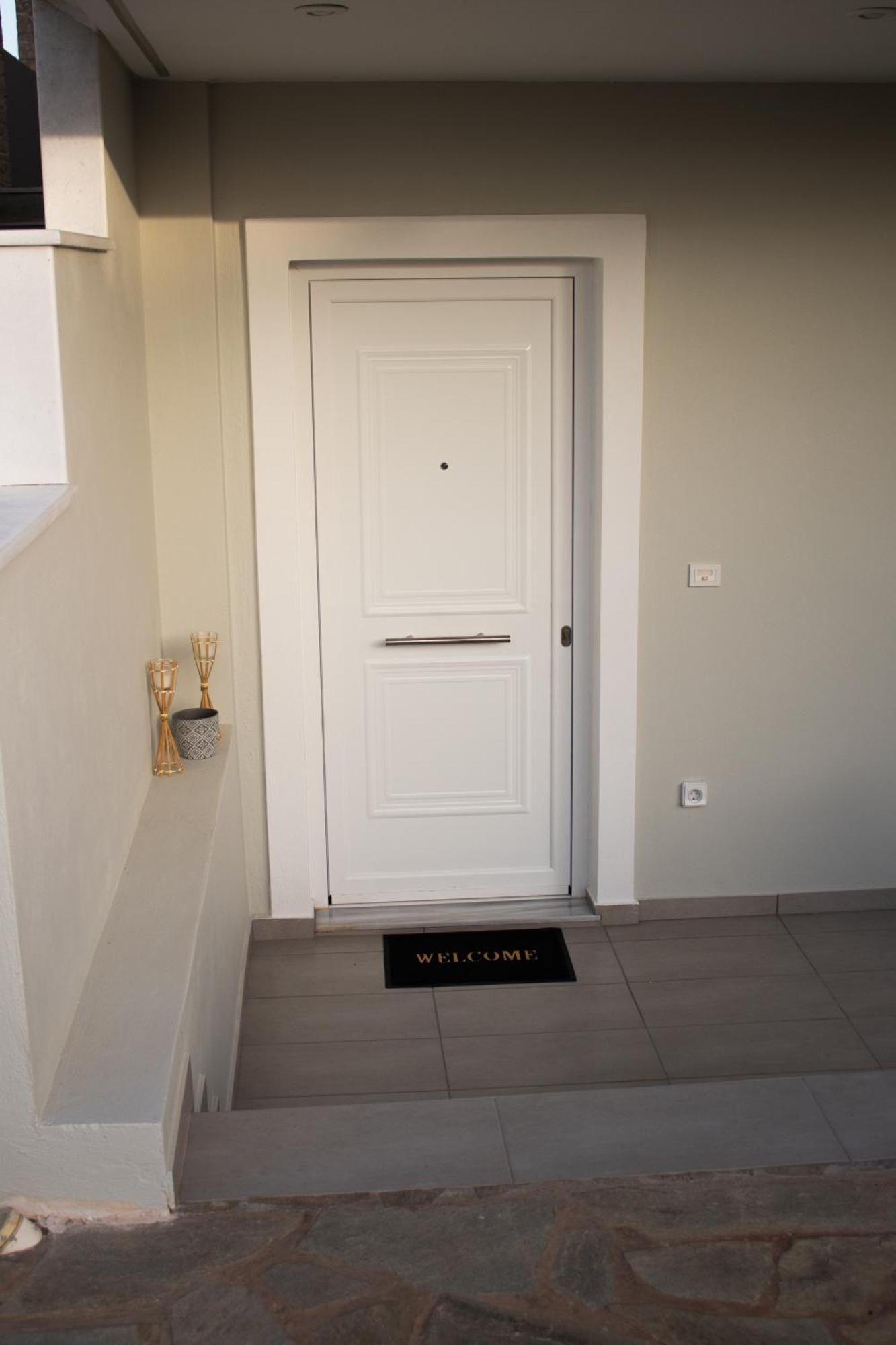 Giakost Apartments V Near Airport 阿特米达 外观 照片