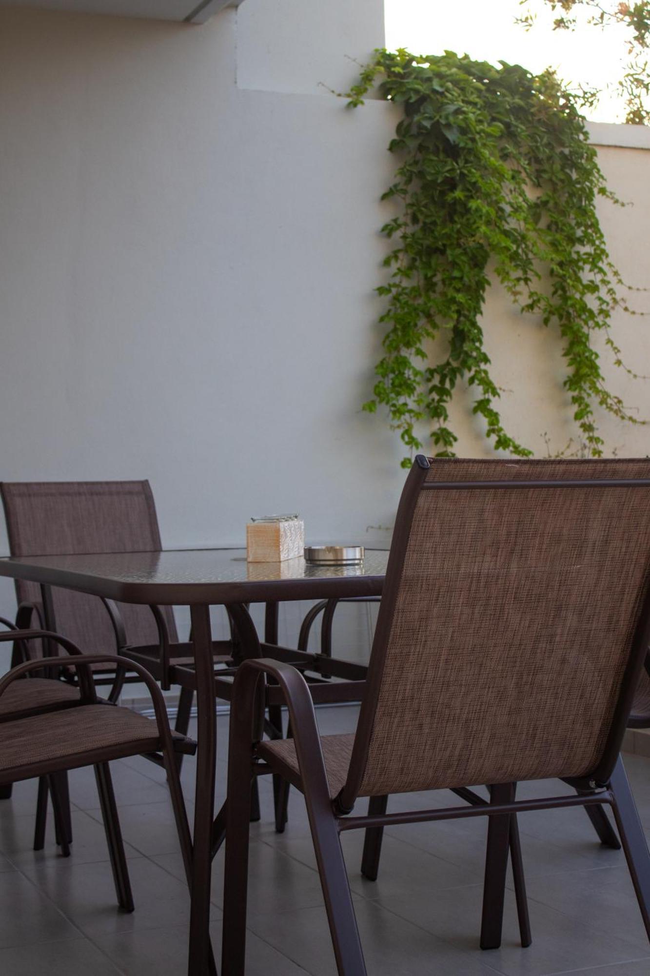 Giakost Apartments V Near Airport 阿特米达 外观 照片