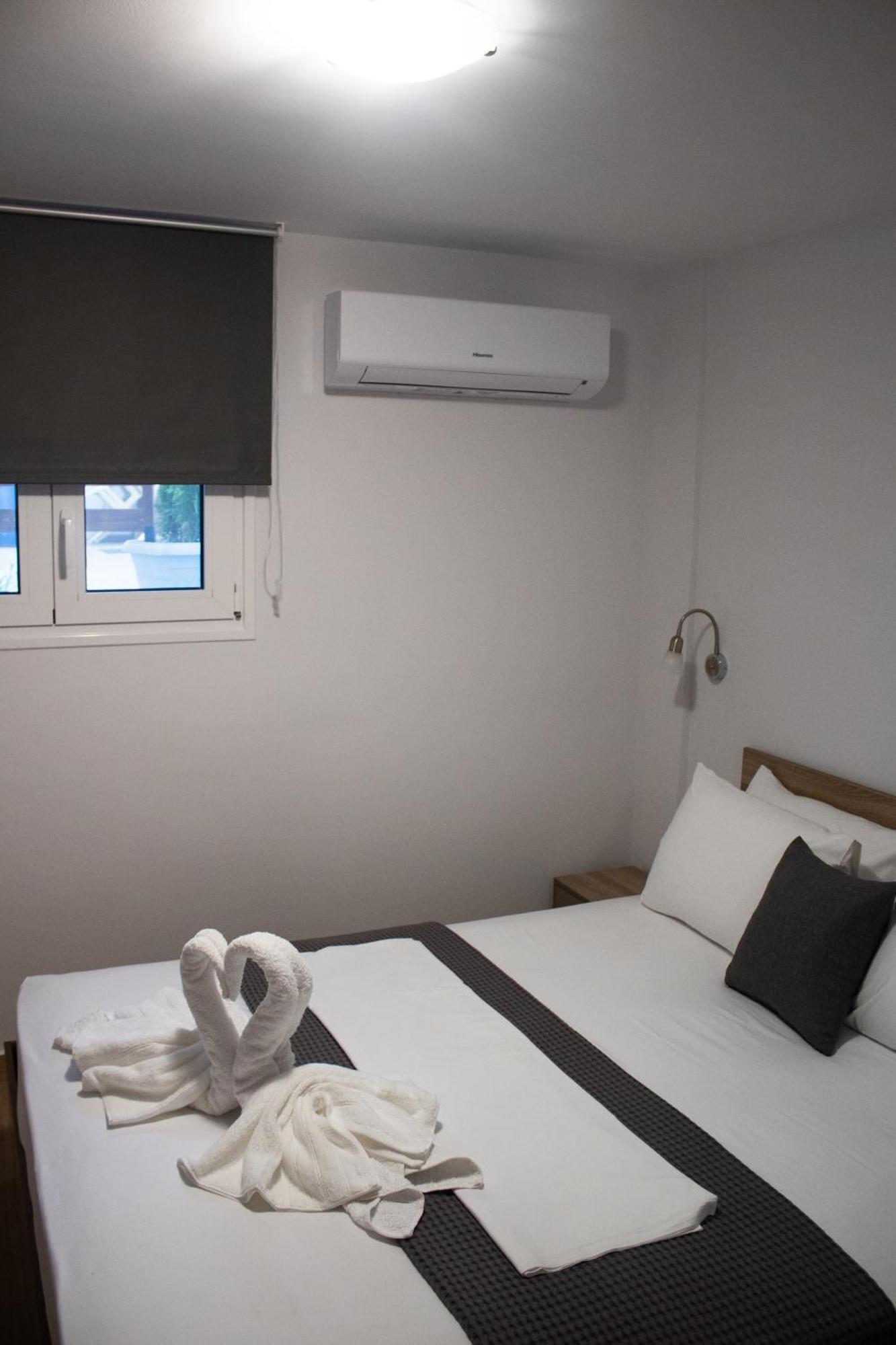 Giakost Apartments V Near Airport 阿特米达 外观 照片