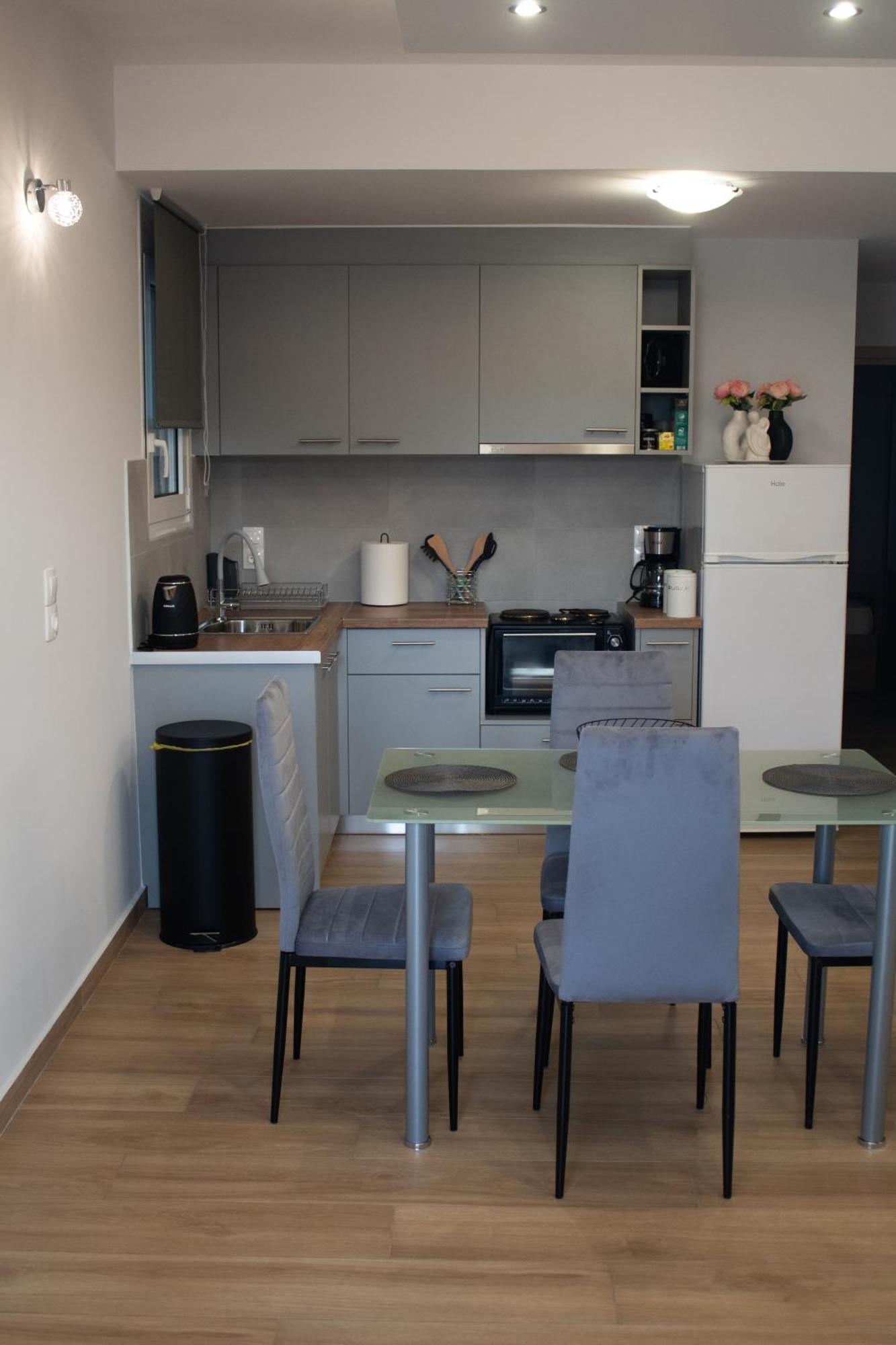 Giakost Apartments V Near Airport 阿特米达 外观 照片