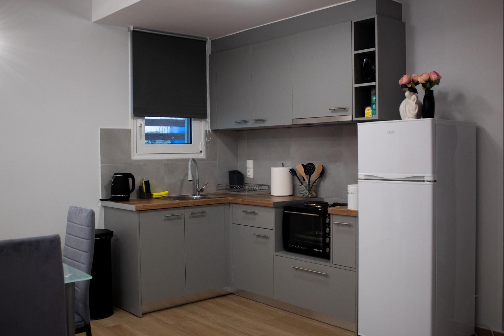 Giakost Apartments V Near Airport 阿特米达 外观 照片