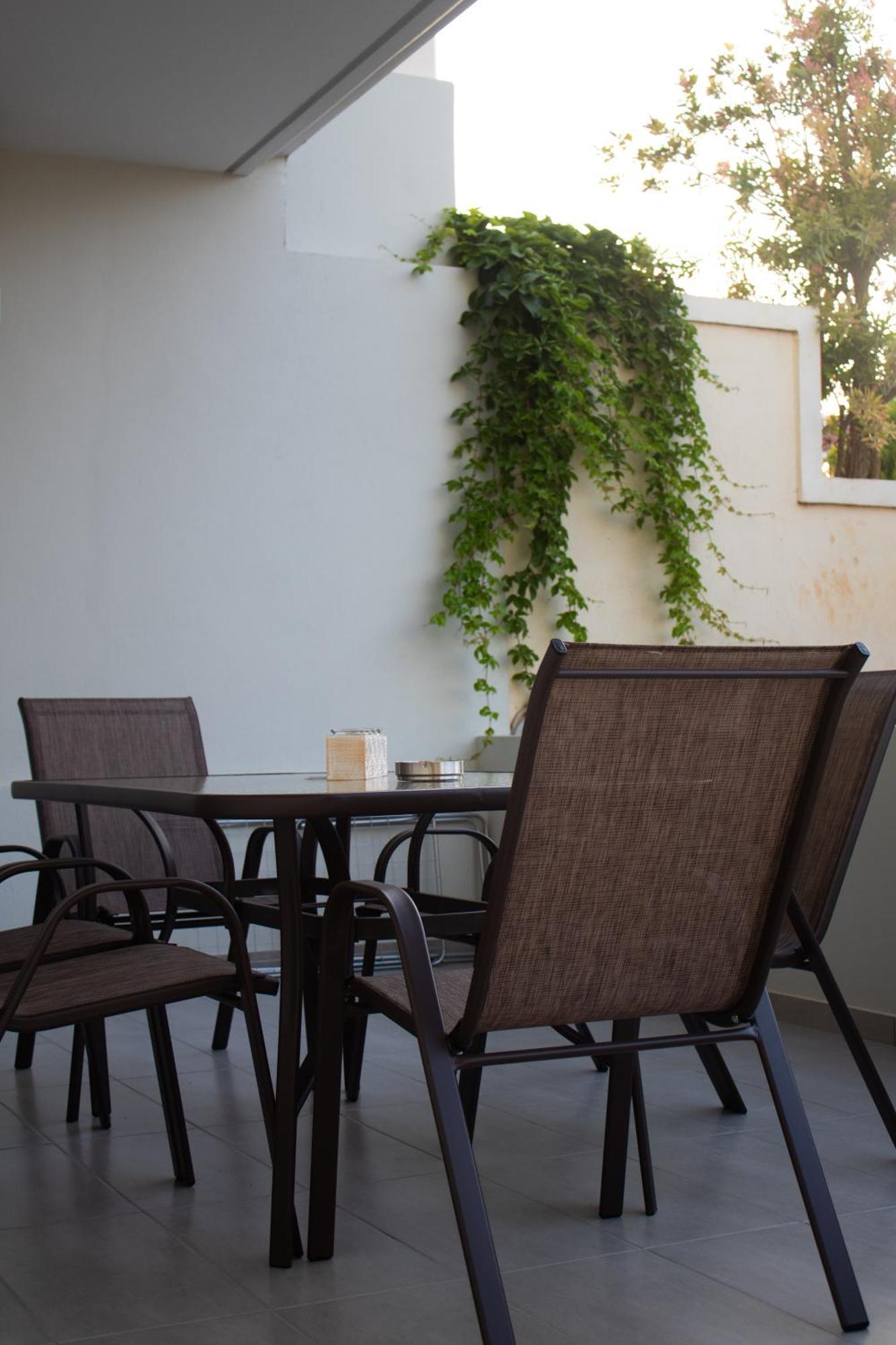 Giakost Apartments V Near Airport 阿特米达 外观 照片